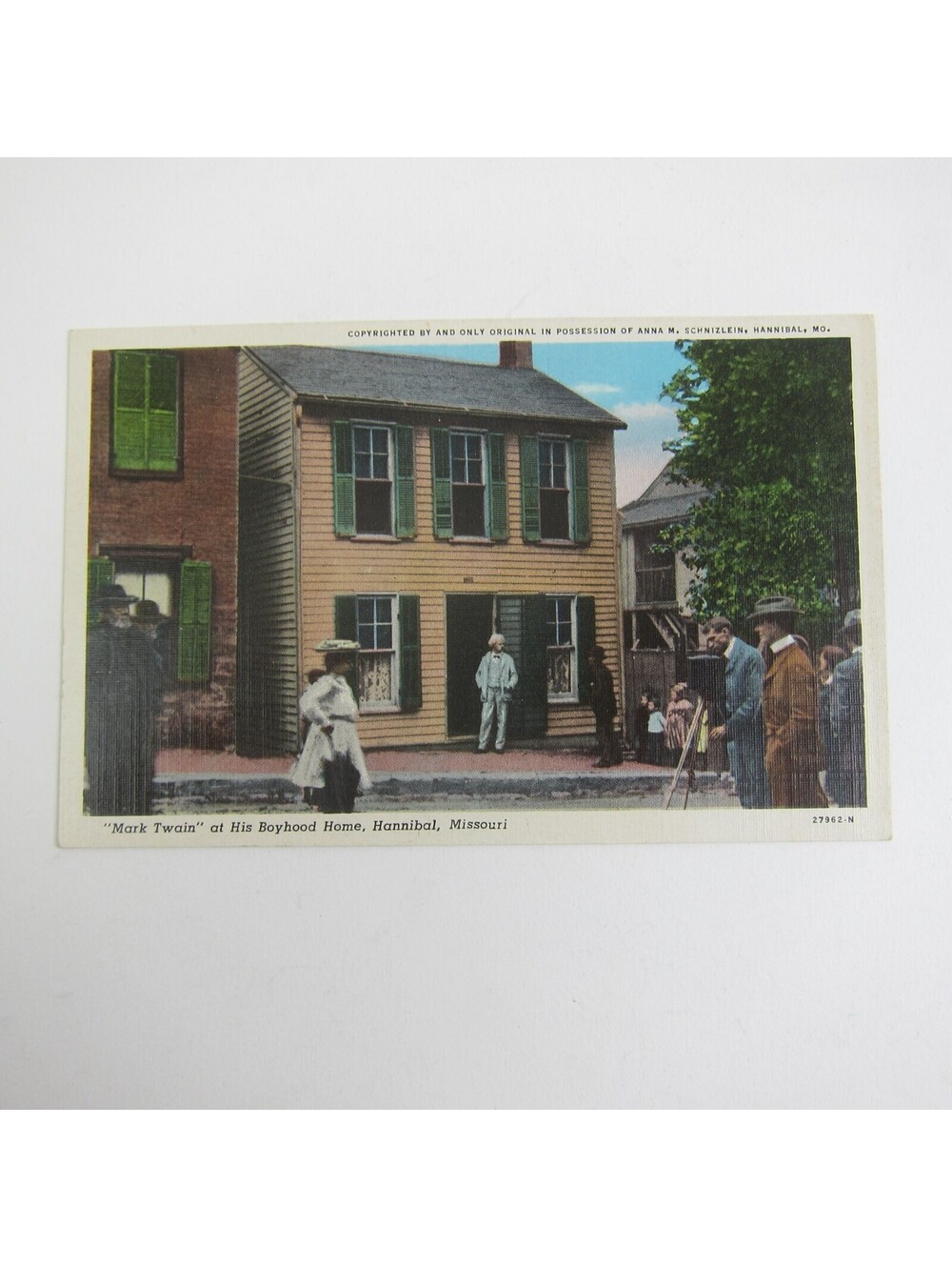 Linen Postcard Mark Twain at his Boyhood Home Hannibal Missouri Photo People